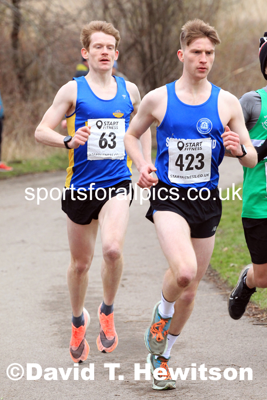 Senior men and veteran men over-40s NECAA Road Relay Champs., Hetton Lyons Park, Hetton le Hole, County Durham. Photo: David T. Hewitson/Sports for All Pics